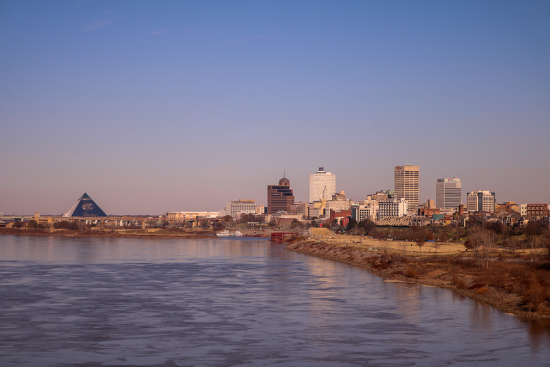 The Memphis skyline viewed from the aforementioned bridge; ISO 100, 52mm, f/5.6, 1/1000